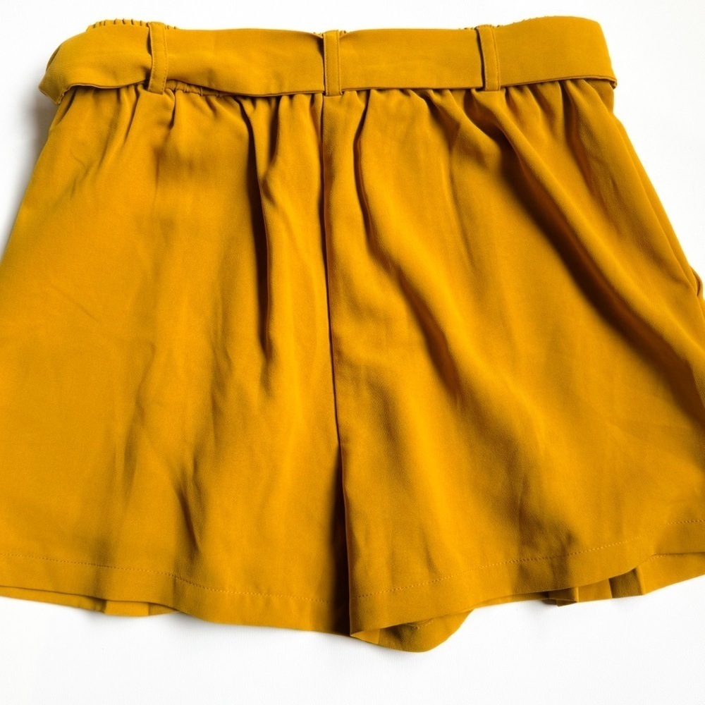 NWT Elodie pleated mustard belted shorts ❤️ - Picture 3 of 7
